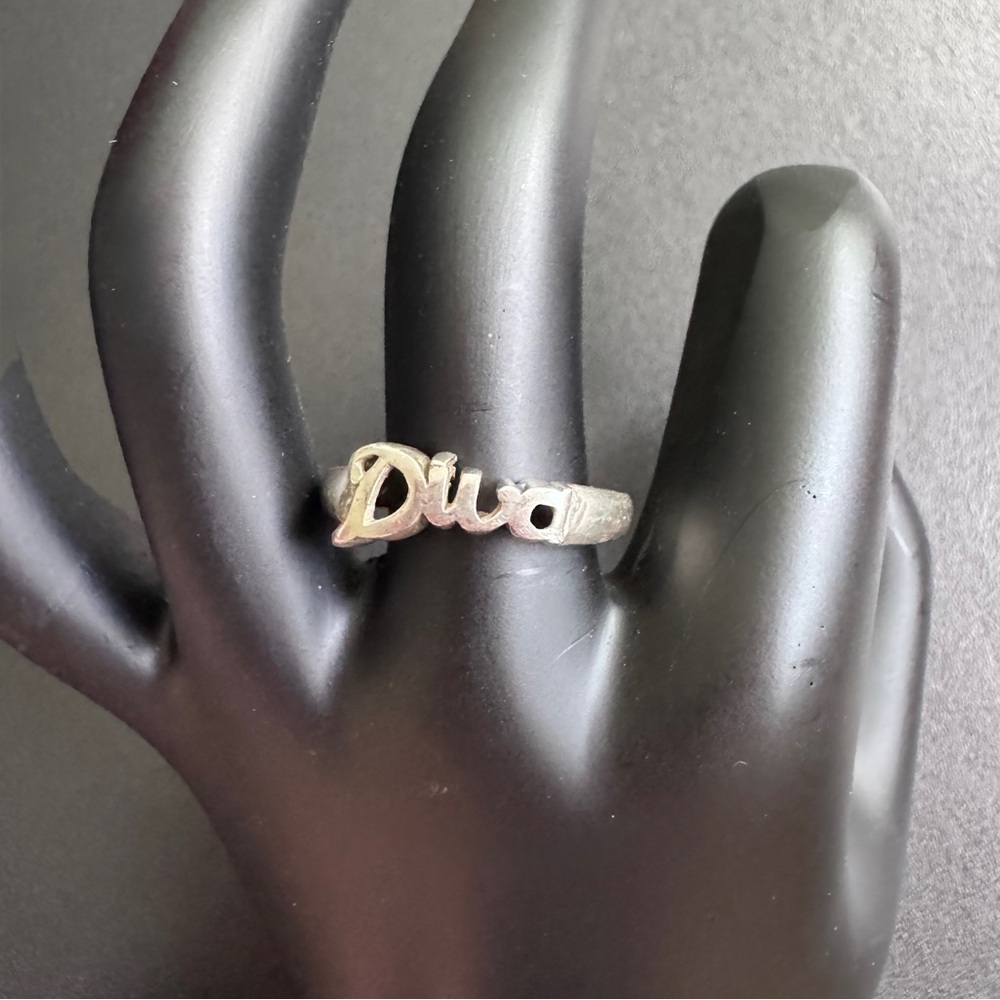 925 Silver”Diva”Ring size 8.5